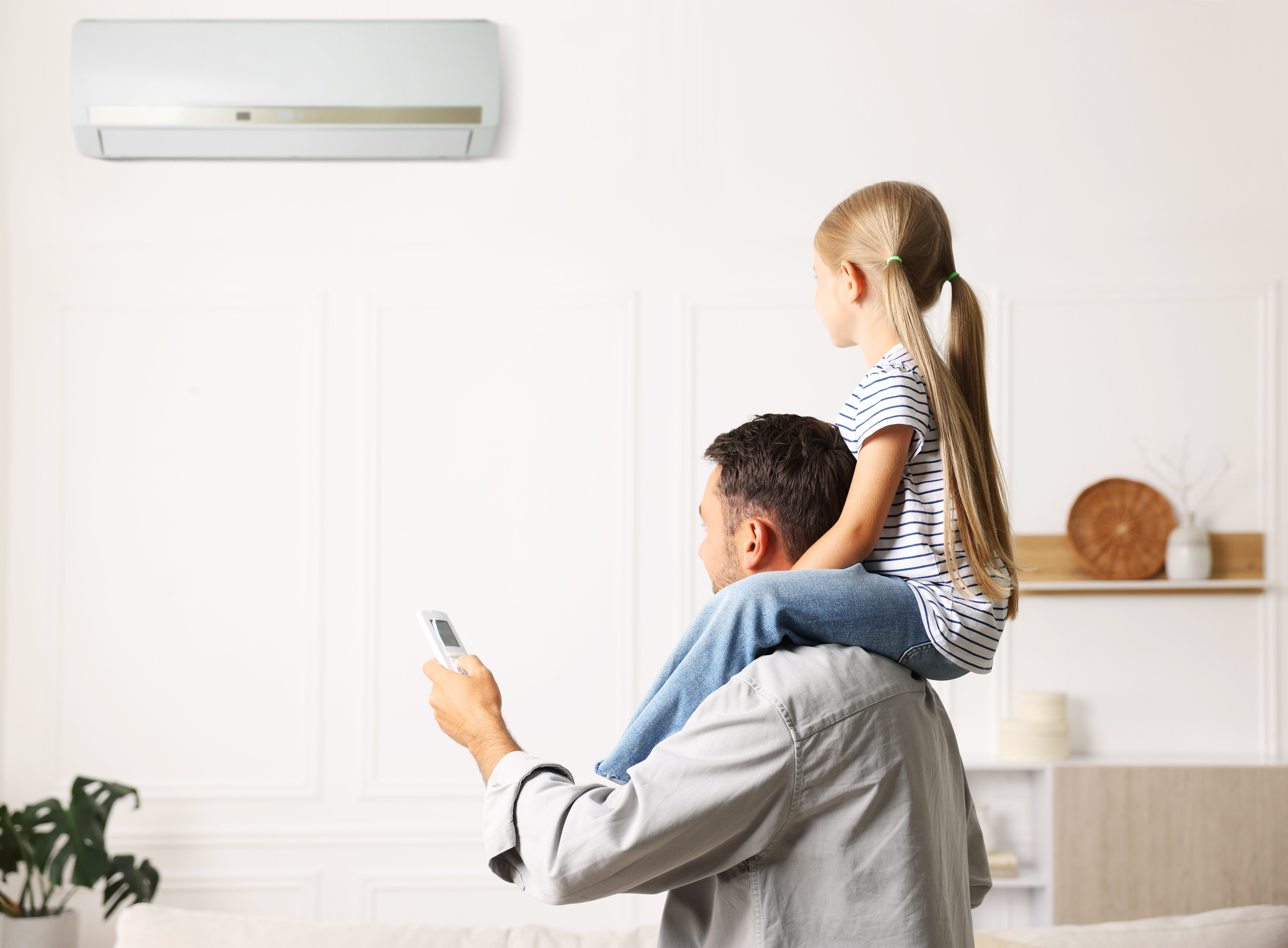 /media/gjud3bh2/father-and-daughter-enjoying-air-conditioner-in-ho-2026-03-26-23-37-20-utc.jpg